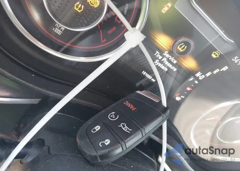 2015 Dodge Challenger R/T z USA, uszkodzony, nr VIN 2C3CDZAT5FH707781